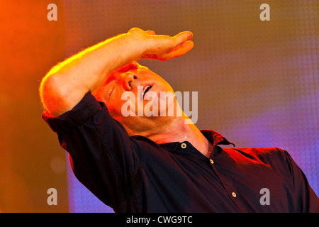 Singer Jimmy Somerville sur scène au Festival de rembobinage Henley on Thames 2012. Par0262 Banque D'Images