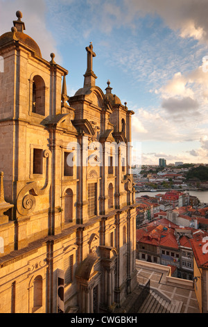 Lumière du soir Igreja dos Grilos Ribeira Porto Portugal Banque D'Images