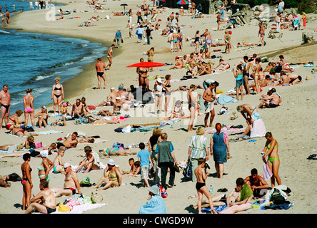 Les touristes à la plage baltique à Svetlogorsk (bruit), Kaliningrad, Russie Banque D'Images