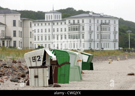 Heiligendamm, Strandkoerbe vide. Dans l'arrière-plan, le Kempinski Grand Hotel Banque D'Images