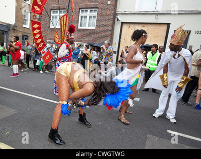 Danseuses à la Notting Hill Carnival 2012, London, England, UK Banque D'Images