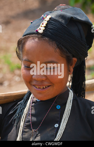 Une femme TRIBAL ANN dans un village près de Kengtung ou KYAINGTONG - Myanmar Banque D'Images