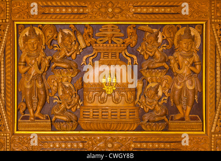 Un THIDAGU sculpté extérieur de l'université bouddhiste mondiale est situé à la base de la colline de Sagaing, près de Mandalay - Myanmar Banque D'Images