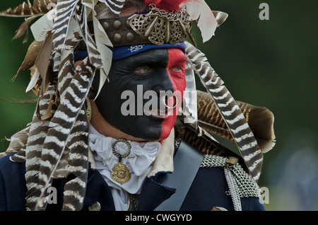 Un guerrier natif est prêt pour la bataille d'août 11/2012 au siège de Fort Erie Banque D'Images