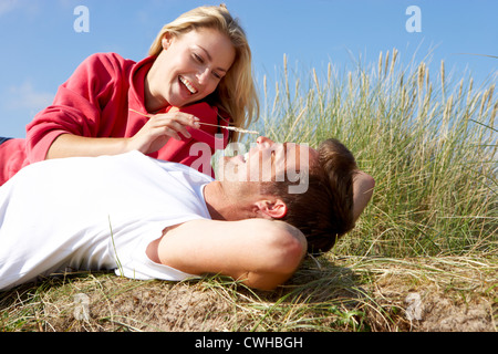 Romantic couple outdoors Banque D'Images