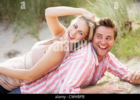 Romantic couple outdoors Banque D'Images