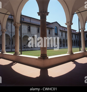 Brescia : Musée de Santa Giulia, Monastère cloître Banque D'Images