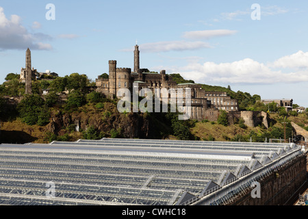 St Andrew's House, bâtiment du siège du gouvernement écossais, vue sur la gare de Waverley, Édimbourg, Écosse, Royaume-Uni Banque D'Images