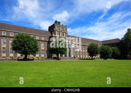 Gymnasium am Moltkeplatz dans Krefeld-Cracau, Niederrhein, Nordrhein-Westfalen Banque D'Images