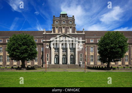 Gymnasium am Moltkeplatz dans Krefeld-Cracau, Niederrhein, Nordrhein-Westfalen Banque D'Images