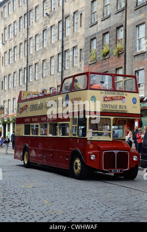 Edinburgh tour bus Banque D'Images