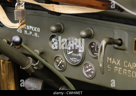 Planche de bord sur une Willys Jeep de la Seconde Guerre mondiale 2 Banque D'Images