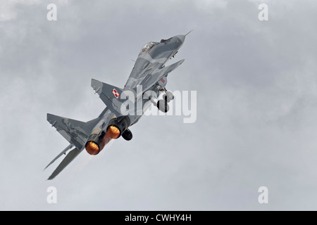 Mikoyan MiG-29 Fulcrum fighter de l'armée de l'air polonaise sur une montée de réchauffage Banque D'Images
