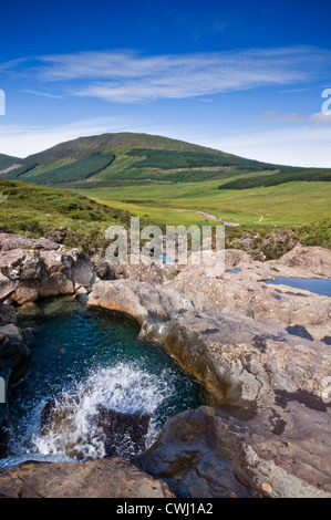 Les montagnes près de la Fée Piscines à Glenbrittle sur l'île de Skye en Ecosse, Royaume-Uni Banque D'Images