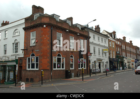 L'Vintry, coin de High Street et St Asaph Hill, St Albans, Hertfordshire, England, UK Banque D'Images