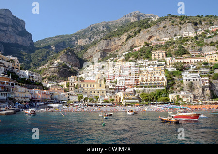 Vue sur la plage de Positano, Campanie, Italie Banque D'Images