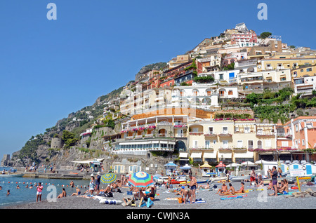 Vue sur la plage de Positano, Campanie, Italie Banque D'Images