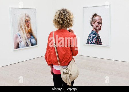 L'Angleterre, Londres, Chelsea, la Saatchi Gallery, expositions d'Intérieur Banque D'Images
