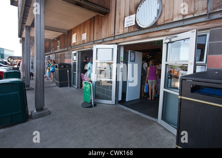 Rick Stein's fish and chip shop et restaurant, Padstow, Cornwall, Angleterre, Royaume-Uni. Banque D'Images