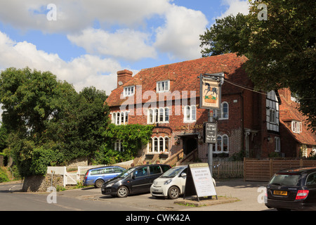 15e siècle Cheval Noir pub réputé pour avoir de fantômes en plus hanté village anglais de Pluckley, Kent, Angleterre, Royaume-Uni, Angleterre Banque D'Images