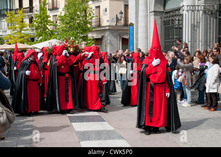 Cristo Yacente, La Soledad, procession de la Semaine Sainte. Plaza de Oriente, Madrid, Espagne. Banque D'Images