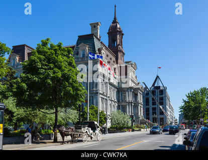 City Hall (Hôtel de Ville) sur la rue Notre-Dame, Vieux Montréal, Québec, Canada Banque D'Images