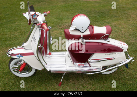 Lambretta Scooter classique sur mesure Banque D'Images