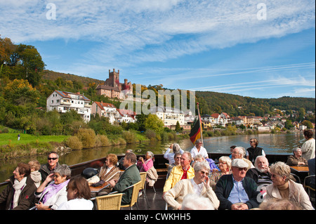 Croisière sur le Neckar, près de Neckarsteinach, Allemagne. Banque D'Images