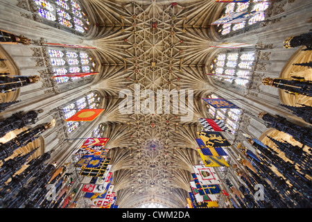 L'Angleterre, Berkshire, Windsor, Windsor Castle, la Chapelle St George, le plafond Quire Banque D'Images