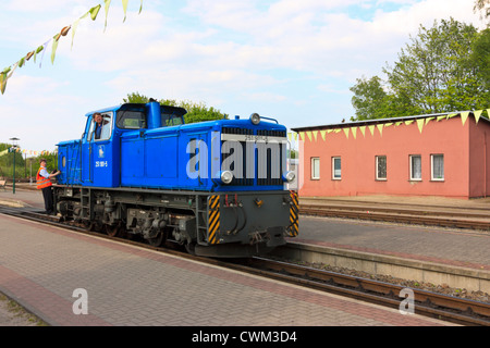 Locomotive Diesel à voie étroite en hydraulique Putbus, Ruegen Banque D'Images