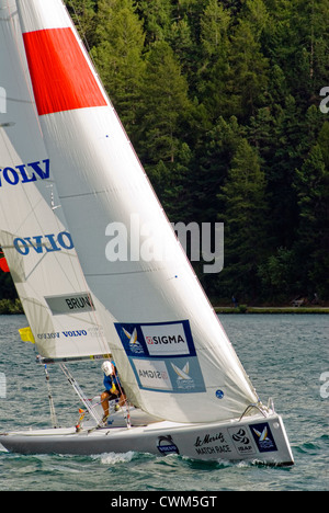 Bateaux à voile en compétition, St Moritz, Suisse Banque D'Images