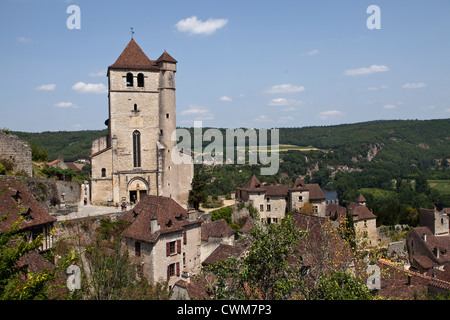 Une vue du village de Saint-Cirq-Lapopie, France. Le village est un est membre de l'Les Plus Beaux Villages de France. Banque D'Images