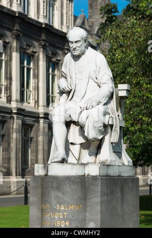 La statue de George Salmon au motif du Trinity College, Dublin, County Dublin, République d'Irlande. Banque D'Images