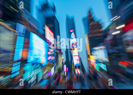 USA, New York, New York, Times Square de nuit Banque D'Images