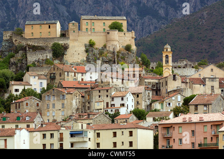 Village de montagne corte en Corse, l'île de France Banque D'Images