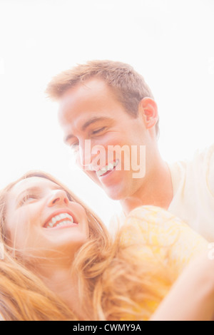 USA, New Jersey, Mendham, Portrait de couple dans la lumière du soleil Banque D'Images