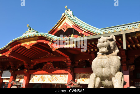 Détail de l'architecture de temple japonais traditionnel à Asakusa, Tokyo Banque D'Images