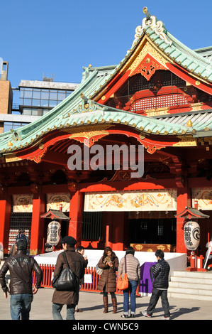 Tokyo, Japon - 31 décembre 2011 : marché at Sensoji Temple sur New Year's Eve à Asakusa, Tokyo Banque D'Images