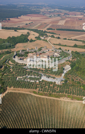 VUE AÉRIENNE.Ville médiévale fortifiée.Ville du XIIIe siècle construite sur une colline.Monteriggioni, province de Sienne, Toscane, Italie. Banque D'Images