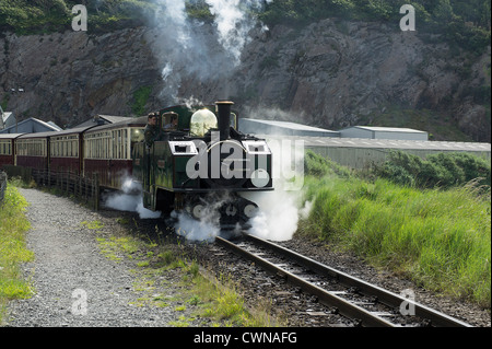 Le train à vapeur de la COB à porthmadog Banque D'Images