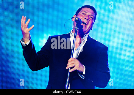 Singer Tony Hadley sur scène au Festival de rembobinage Henley on Thames 2012. Par0333 Banque D'Images