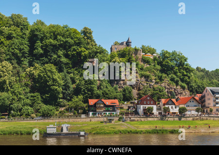 Vue sur l'Elbe à la station thermale Rathen inférieur, près de Dresde, Saxe, Allemagne, Suisse Saxonne, Europe Banque D'Images