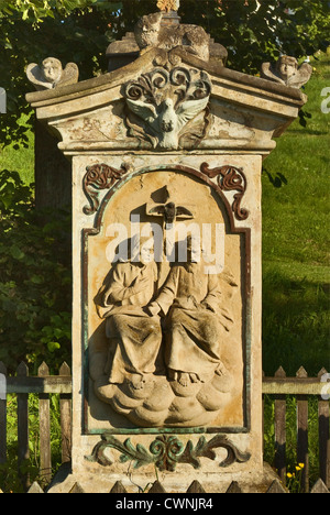 Croix en bordure de la zone de roches Prachov à Český du Paradis tchèque dans Siracusa (région de Hradec Králové, République Tchèque) Banque D'Images