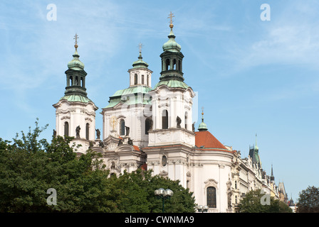 Église Saint Nicolas (Kostel Sv. Mikulase) - Place de la vieille ville - Prague Banque D'Images