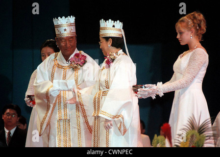 Rev. et Mme Sun Myung Moon à bénédiction 98 au Madison Square Garden le 13 juin, 1998 Banque D'Images