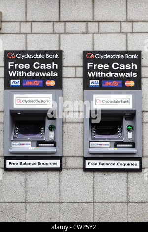 Deux distributeurs automatiques de banque Clydesdale en Ecosse, Royaume-Uni Banque D'Images