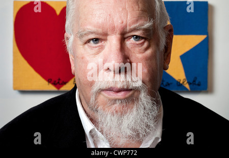 Sir Peter Blake, artiste, connue affectueusement comme le parrain du pop art britannique célèbre pour les Beatles Sgt. Couvrir les poivrons Banque D'Images