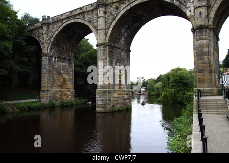 Viaduc sur River Nidd à Knaresborough Banque D'Images
