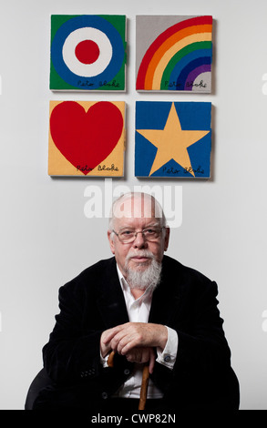 Sir Peter Blake, artiste, connue affectueusement comme le parrain du pop art britannique célèbre pour les Beatles Sgt. Couvrir les poivrons Banque D'Images