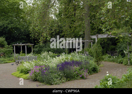 Vieux Jardin Anglais dans Battersea Park Banque D'Images